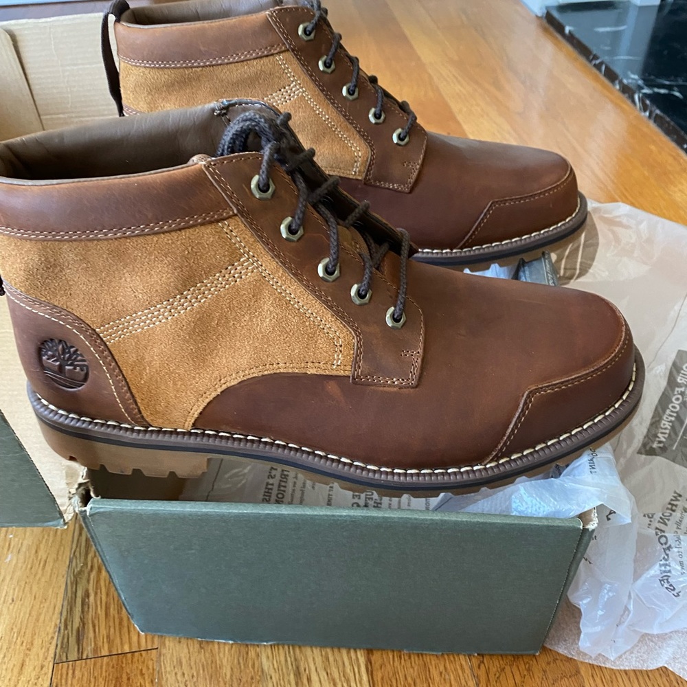 NEVER WORN in the box Timberland Larchmont Chukka Boots